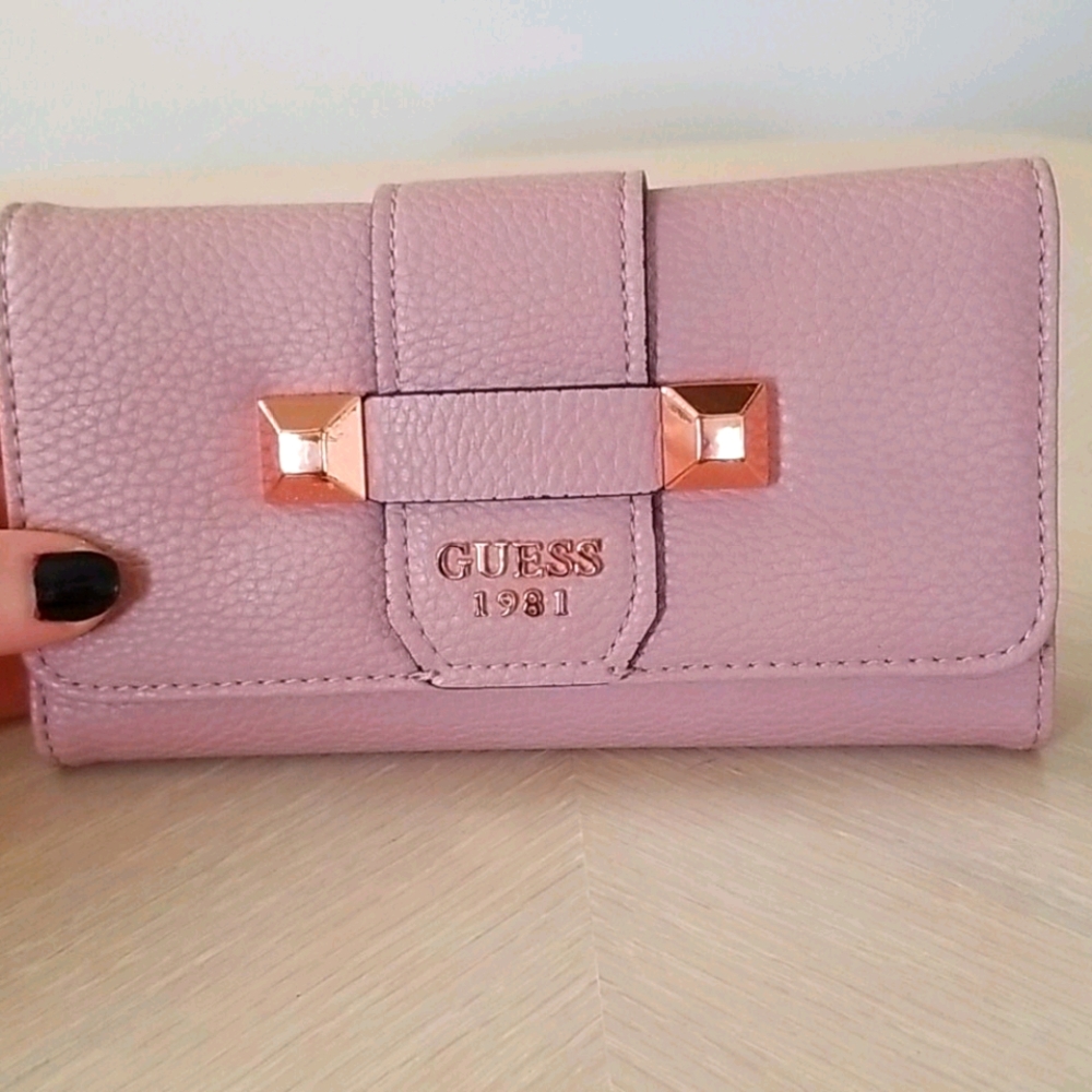 GUESS WALLET